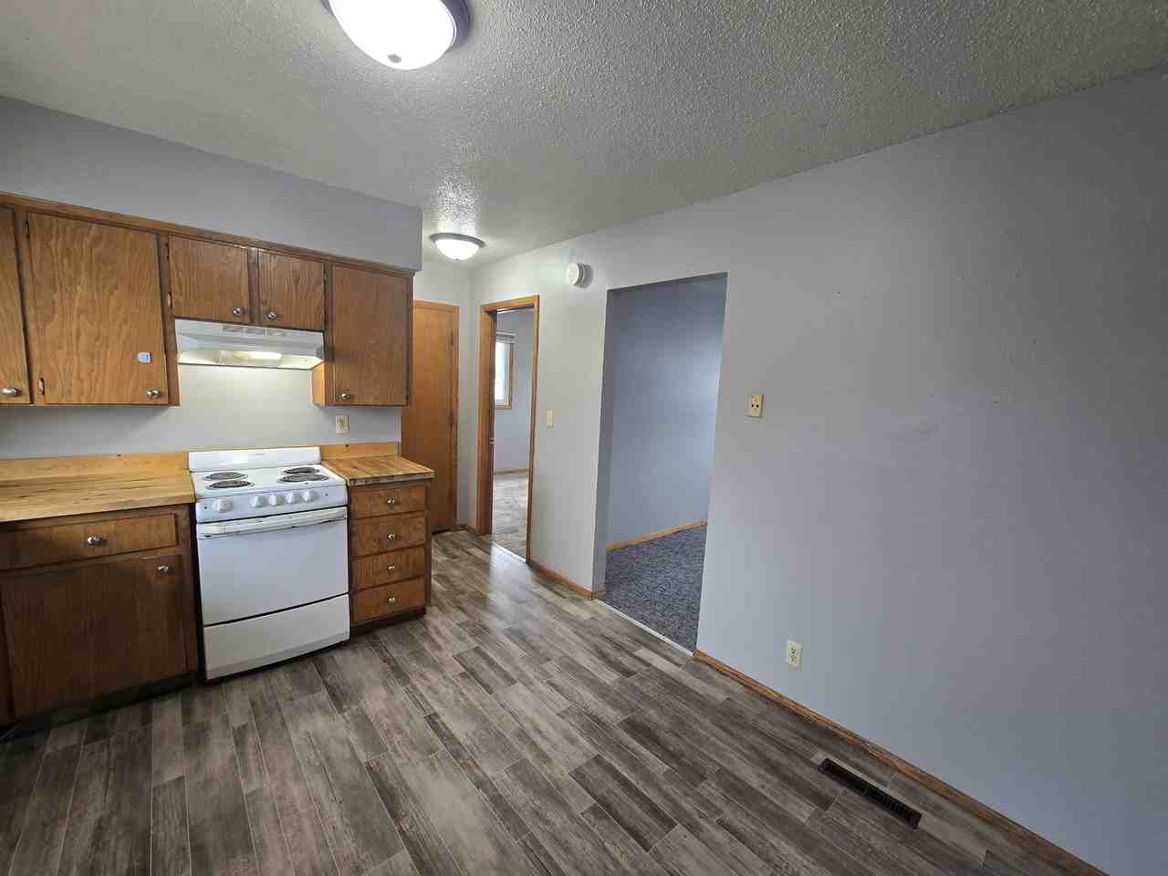 811 W 3rd St #8 - Photo 7 of 15