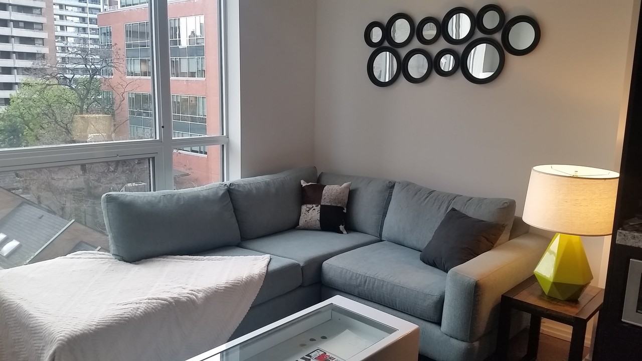 Yonge St & Bloor St W - Photo 5 of 15