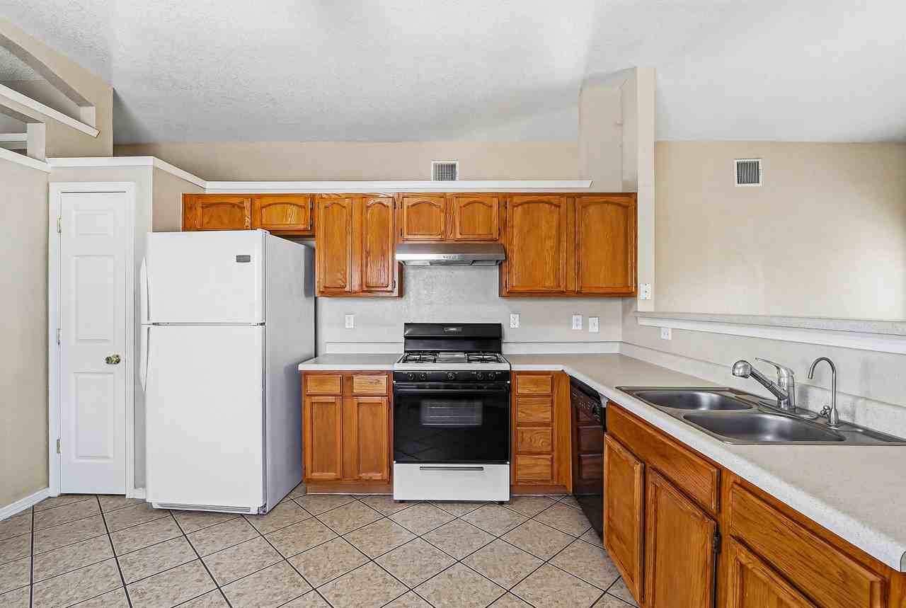 2369 Joshua Louis Dr - Photo 5 of 31