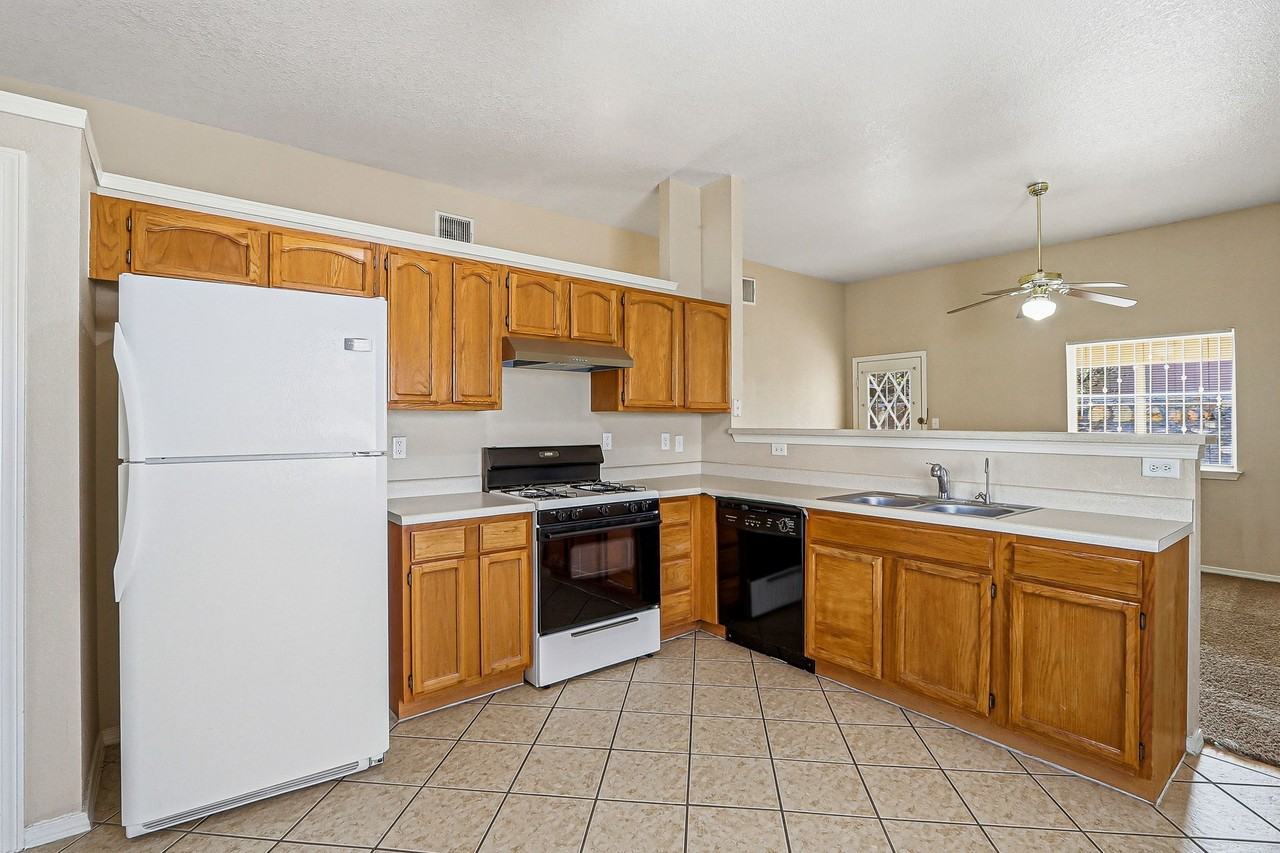 2369 Joshua Louis Dr - Photo 3 of 31