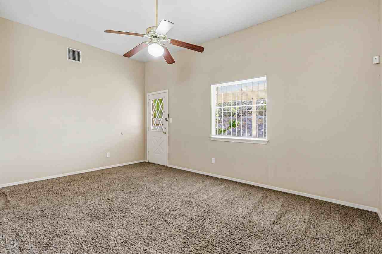 2369 Joshua Louis Dr - Photo 5 of 31