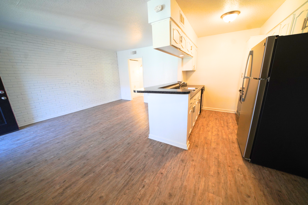 Tesoro Bonita - Photo 7 of 14