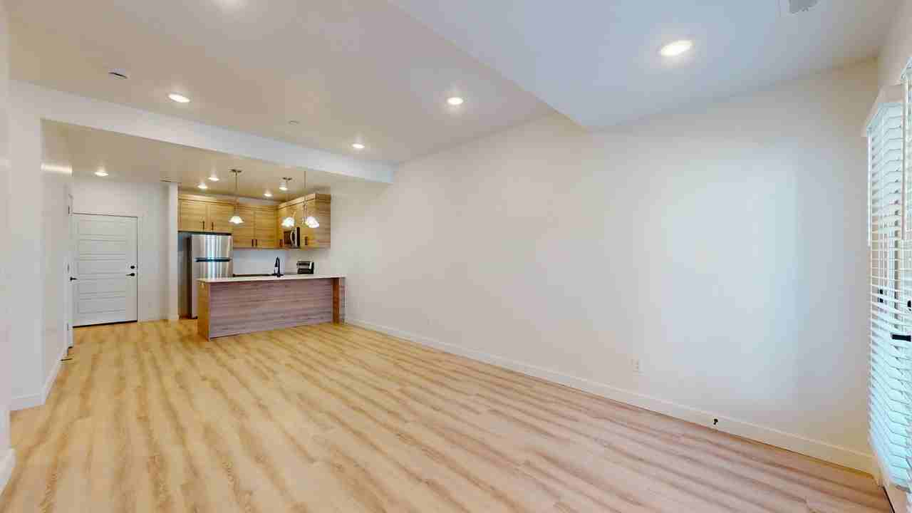 1126 Ws #202 - Photo 3 of 8