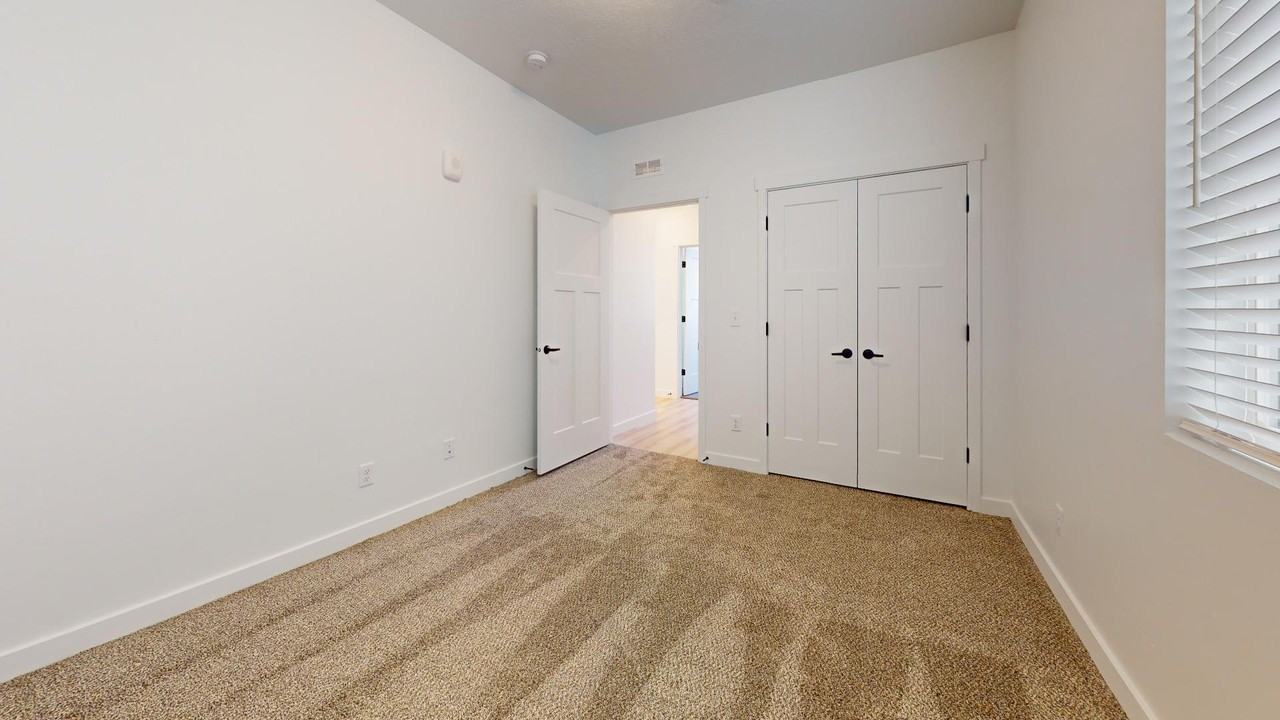 1126 Ws #202 - Photo 7 of 8