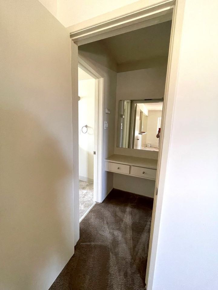 2630 Linden Ave - Photo 7 of 8