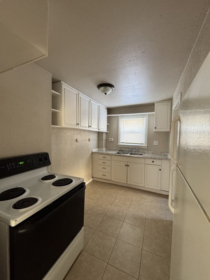 2534 E Street Vrain St #1 - Photo 5 of 11