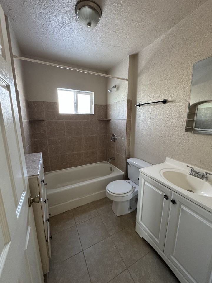 2534 E Street Vrain St #1 - Photo 4 of 11