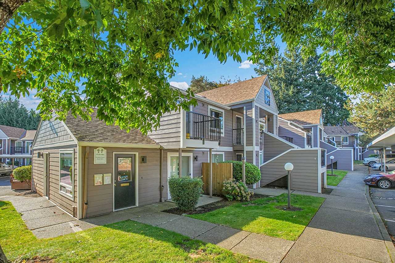 #442 WOODSIDE ESTATES APARTMENTS - Photo 2 of 7