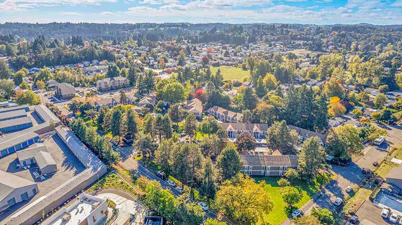 #442 WOODSIDE ESTATES APARTMENTS - Photo 6 of 7