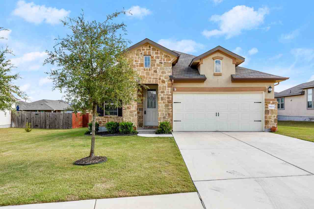 19213 Quebrada Dr - Photo 2 of 28