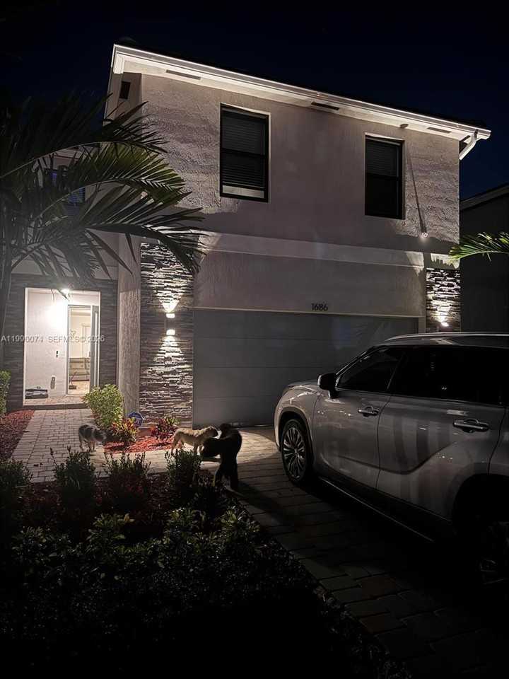 1686 Southeast 6th Street - Photo 2 of 3