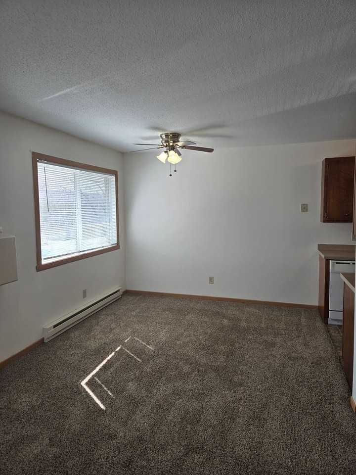 Regency Apartments - Photo 7 of 25