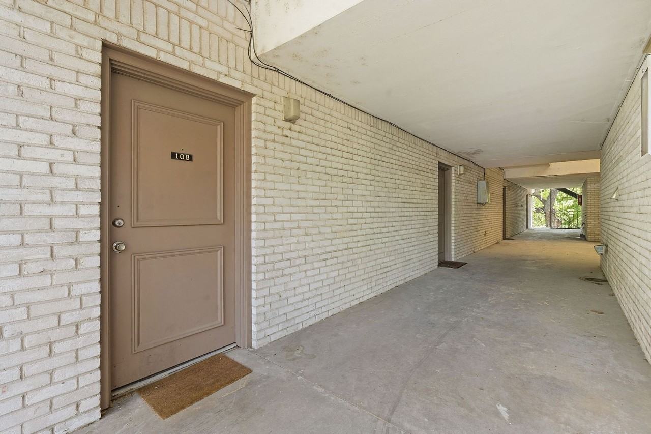 710 E Dean Keeton St #206 - Photo 2 of 14