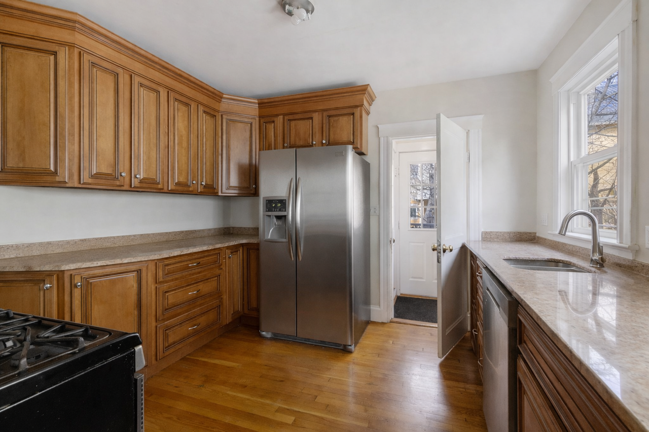 71 Chilton St #1 - Photo 7 of 17