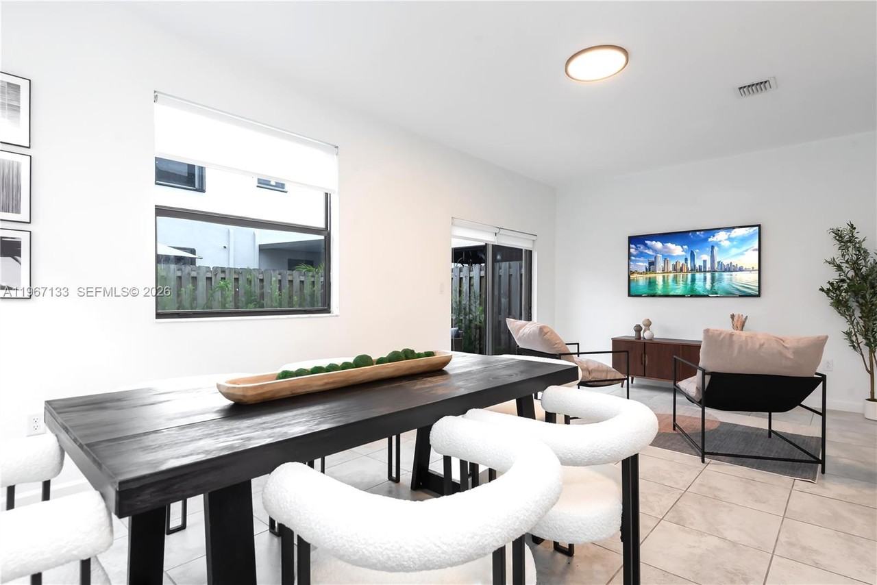 25128 Southwest 113th Place - Photo 5 of 38