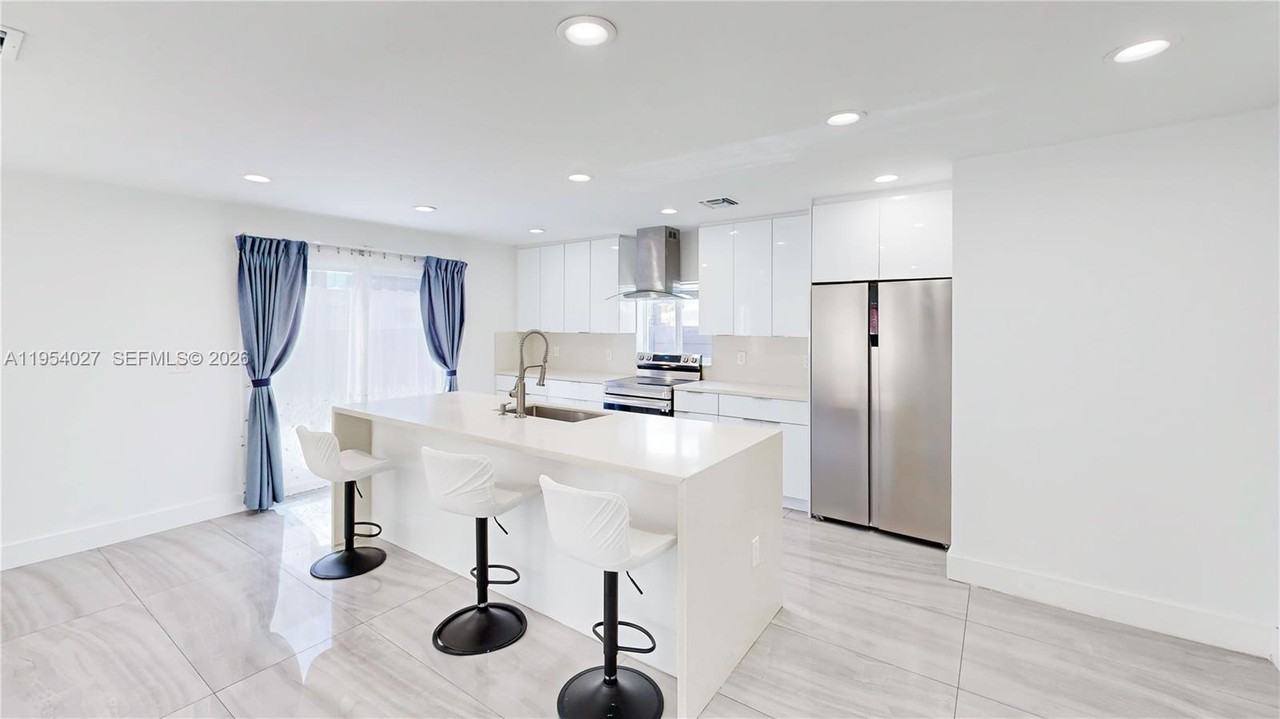 1886 Northwest 68th Street - Photo 5 of 56