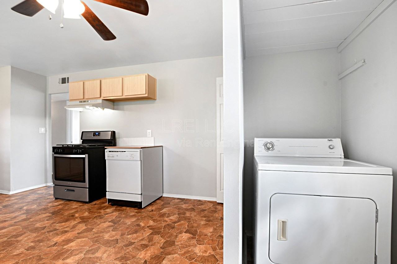 8602 Gary Way - Photo 5 of 32