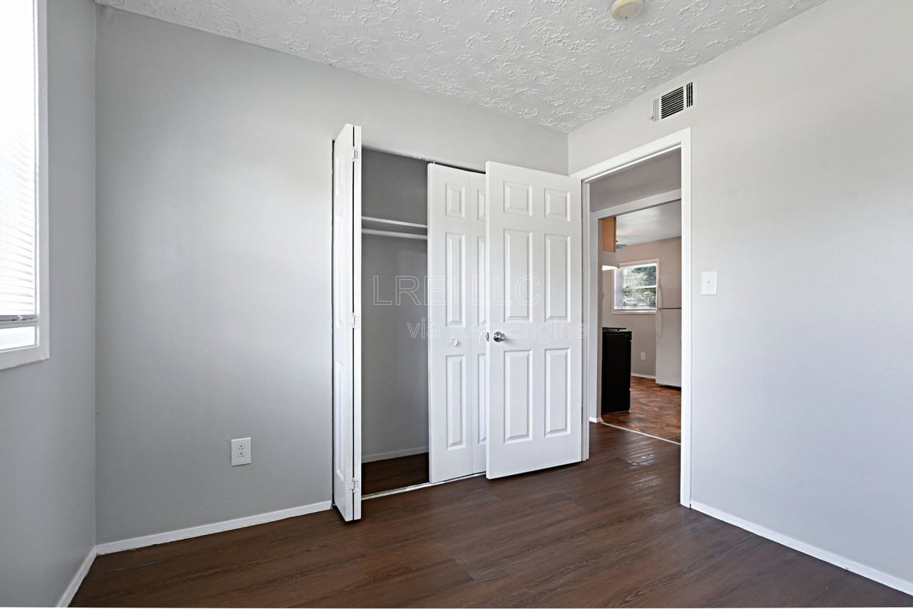 8602 Gary Way - Photo 7 of 32