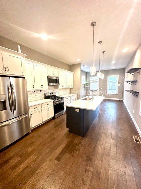 4328 Swan Ave - Photo 3 of 23