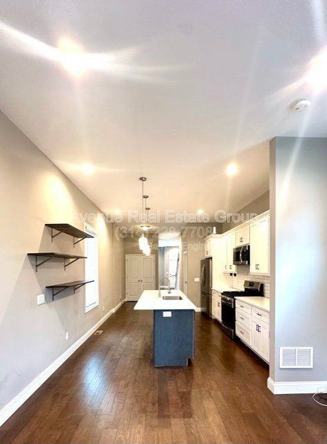 4328 Swan Ave - Photo 5 of 23