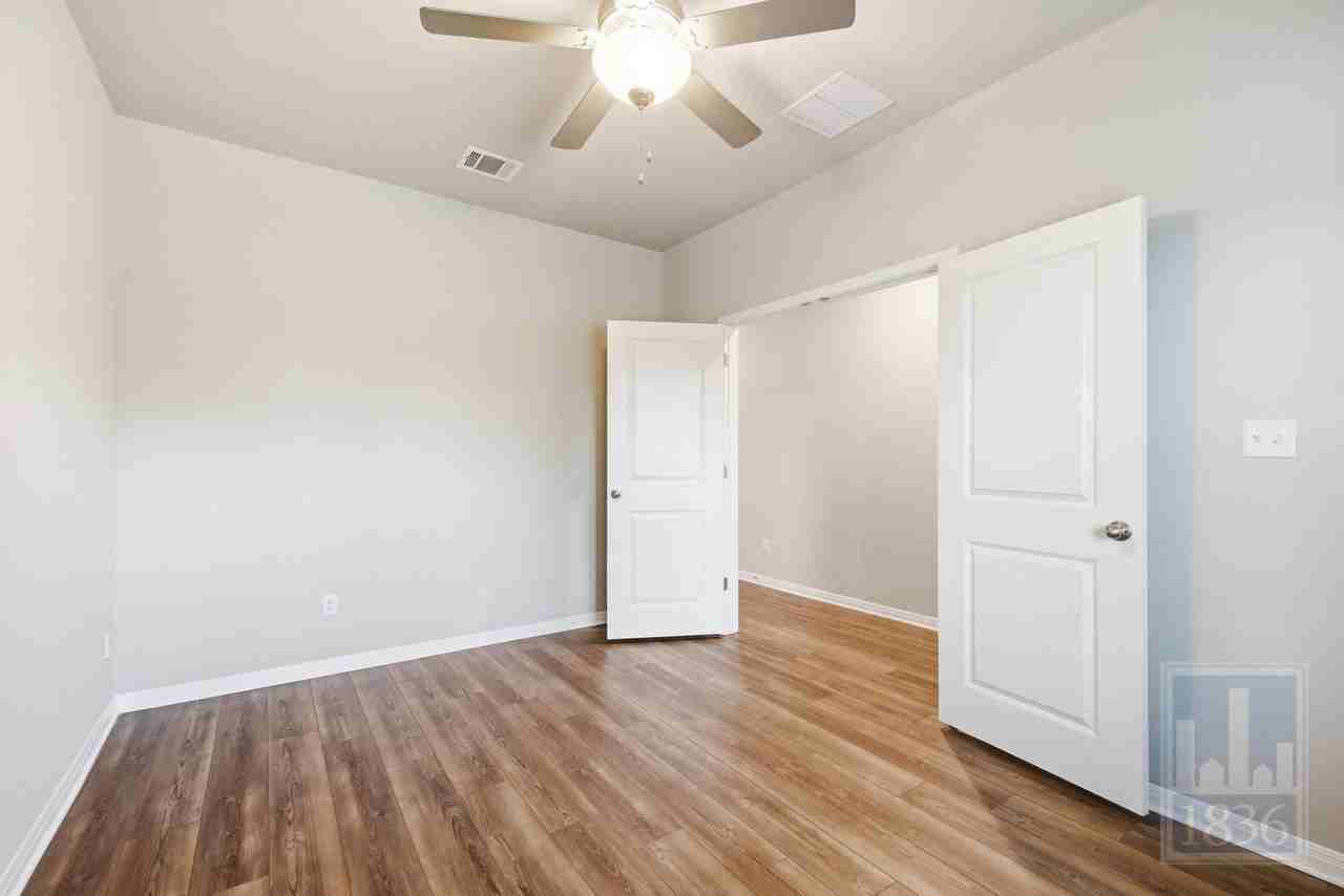 11513 Copperstone Ave - Photo 3 of 50