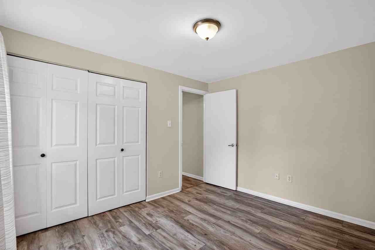 915 Crystal Rock Rd - Photo 7 of 15