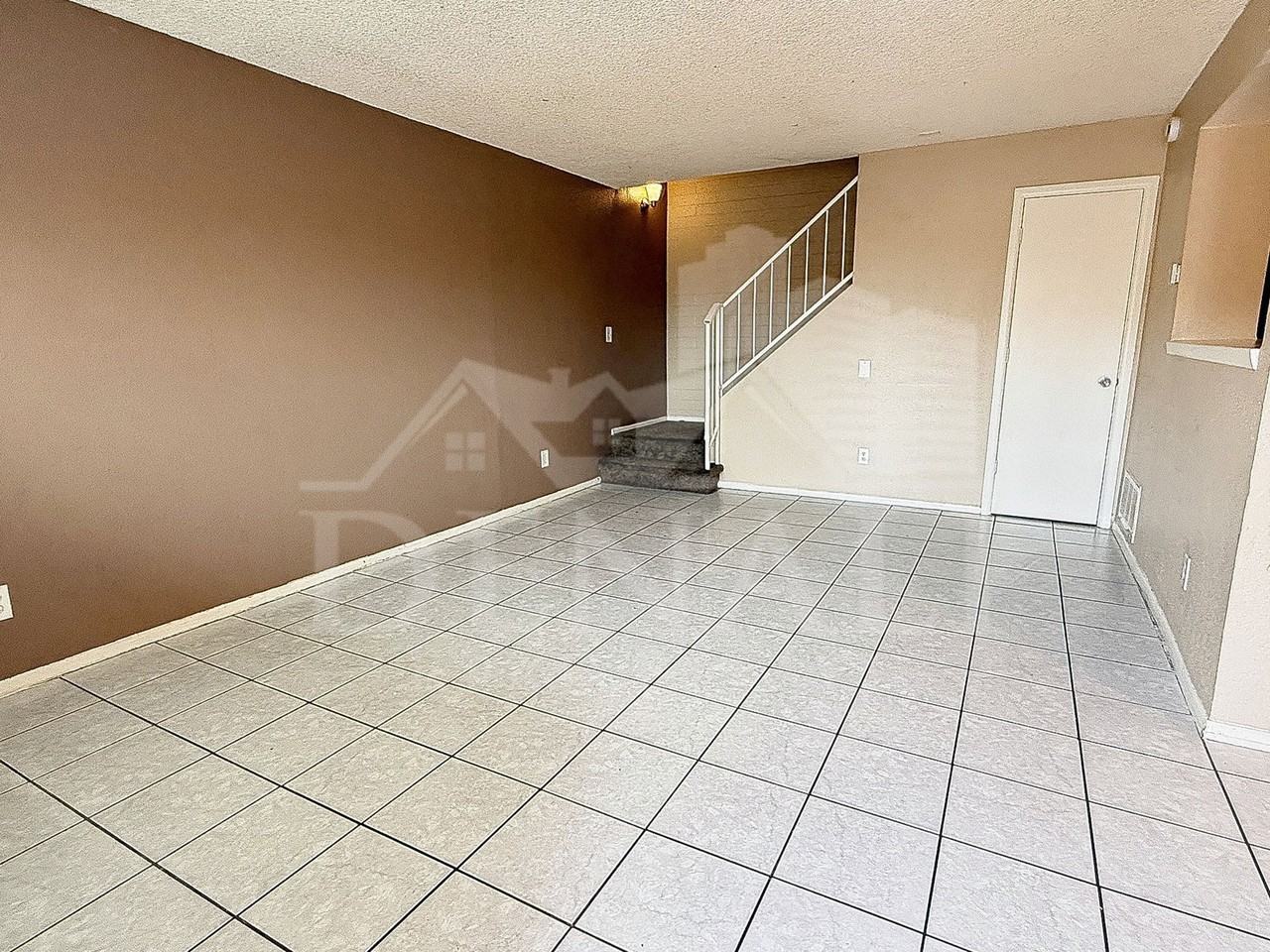 4514 E Riverside St - Photo 3 of 14