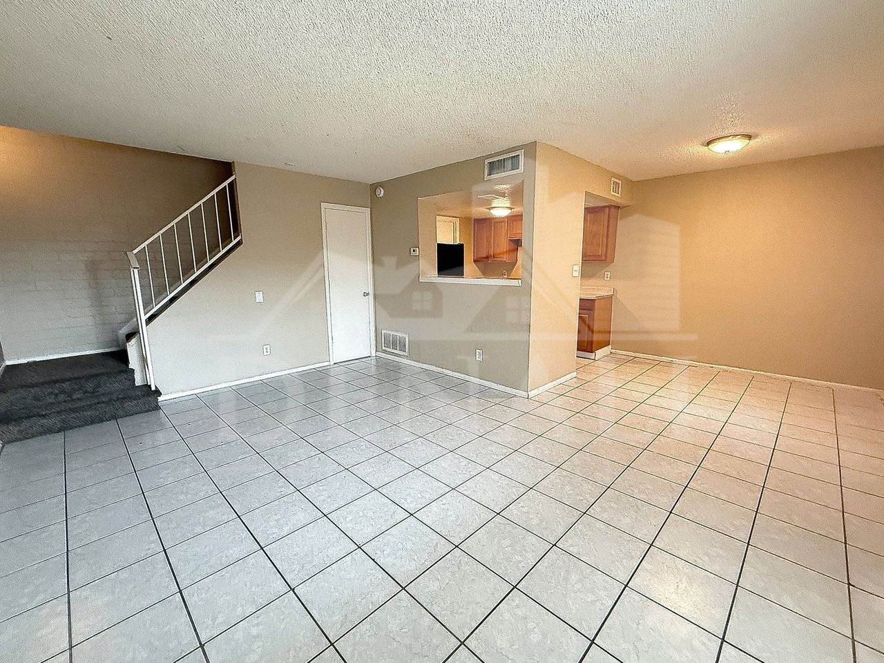 4514 E Riverside St - Photo 4 of 14