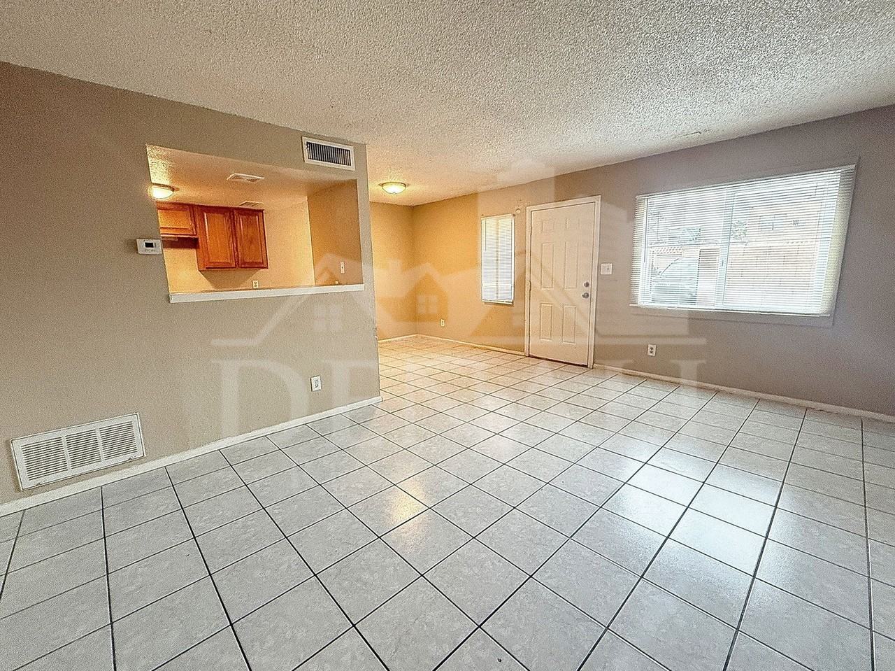 4514 E Riverside St - Photo 7 of 14