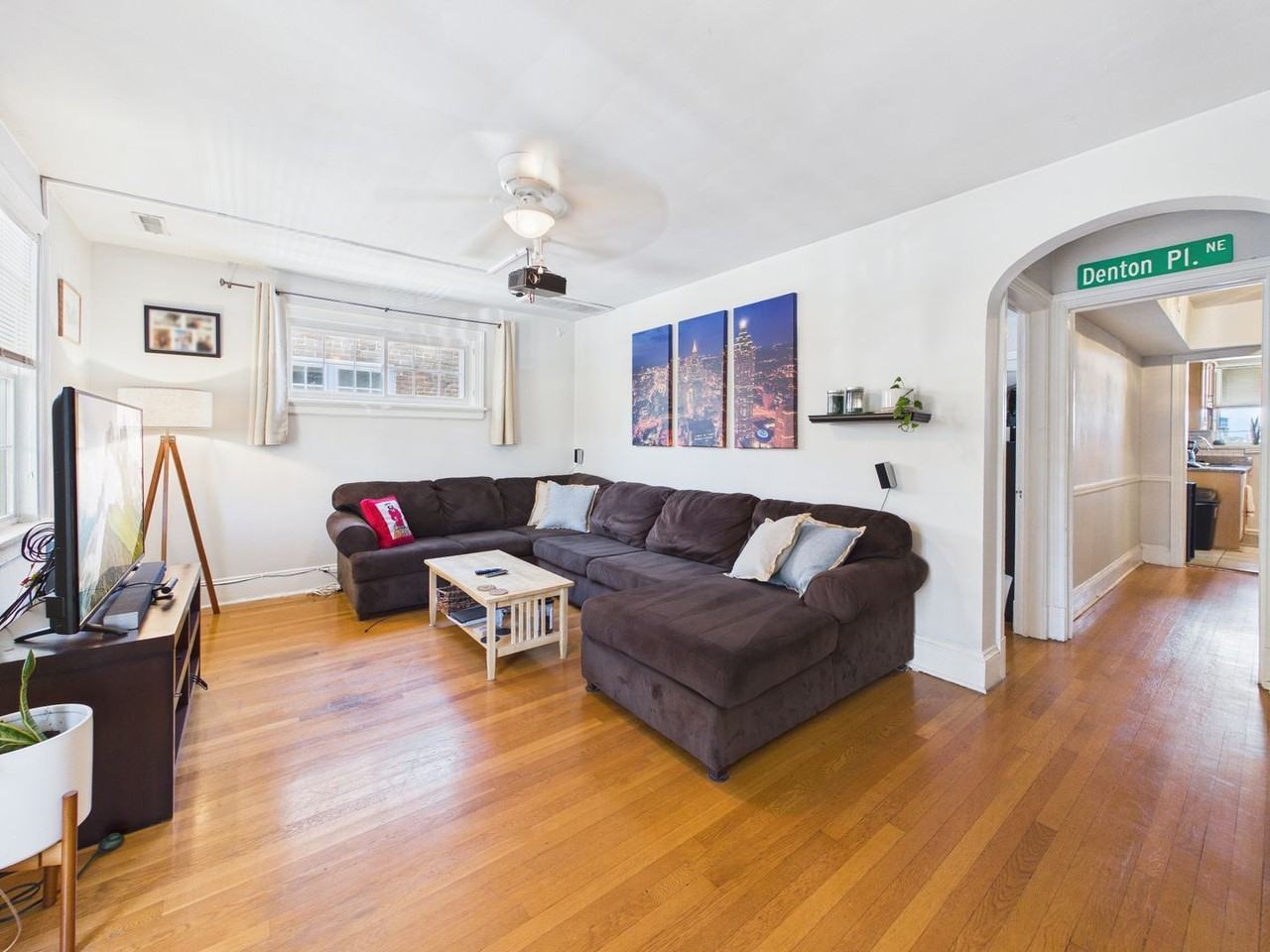 3320 W Grace St #3320A - Photo 3 of 24