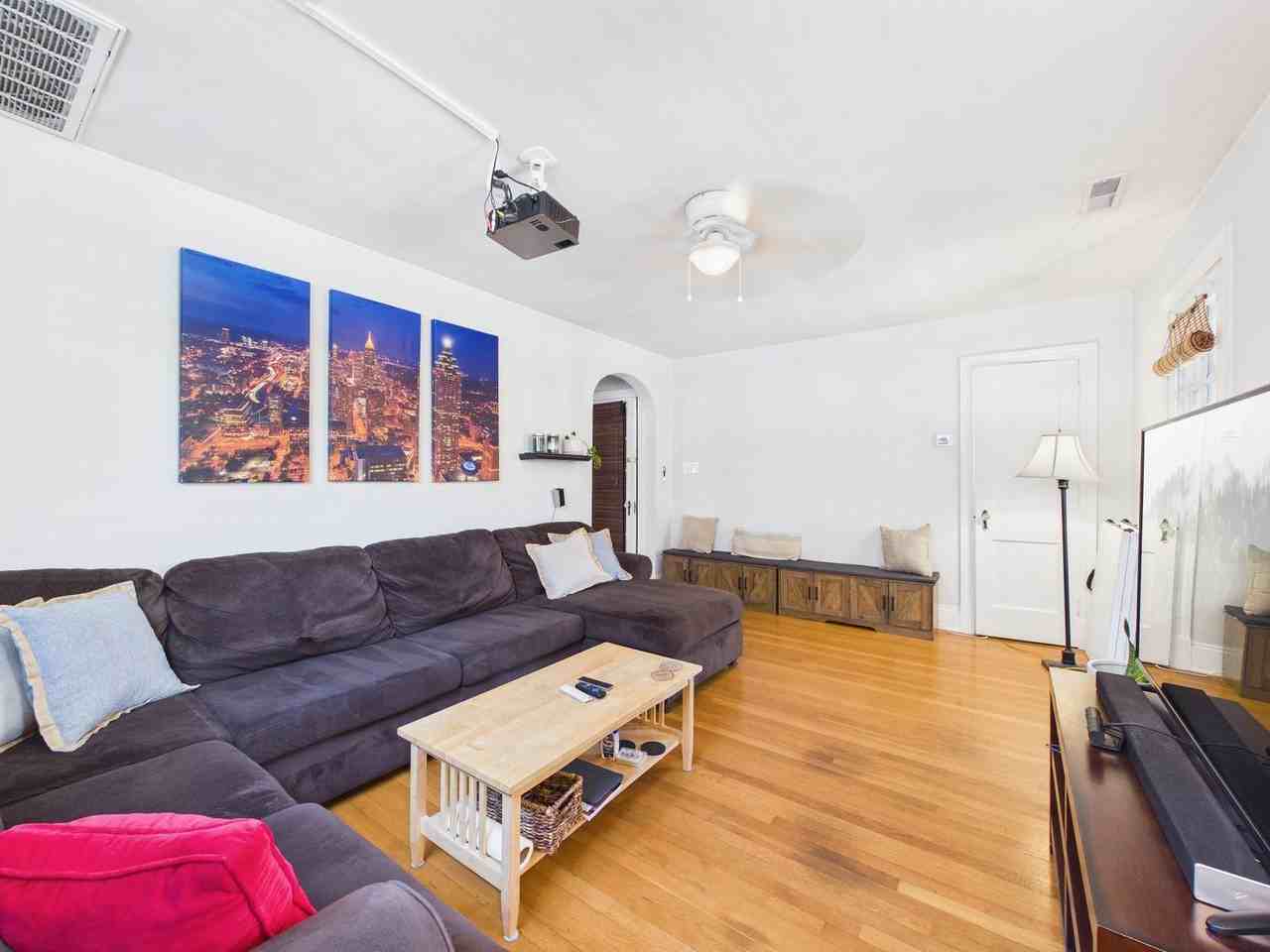 3320 W Grace St #3320A - Photo 4 of 24