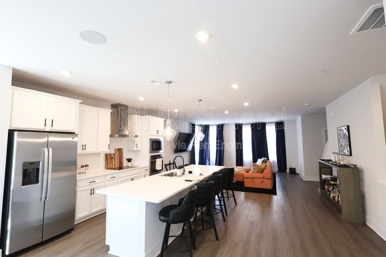 1500 Moore St #B - Photo 7 of 31