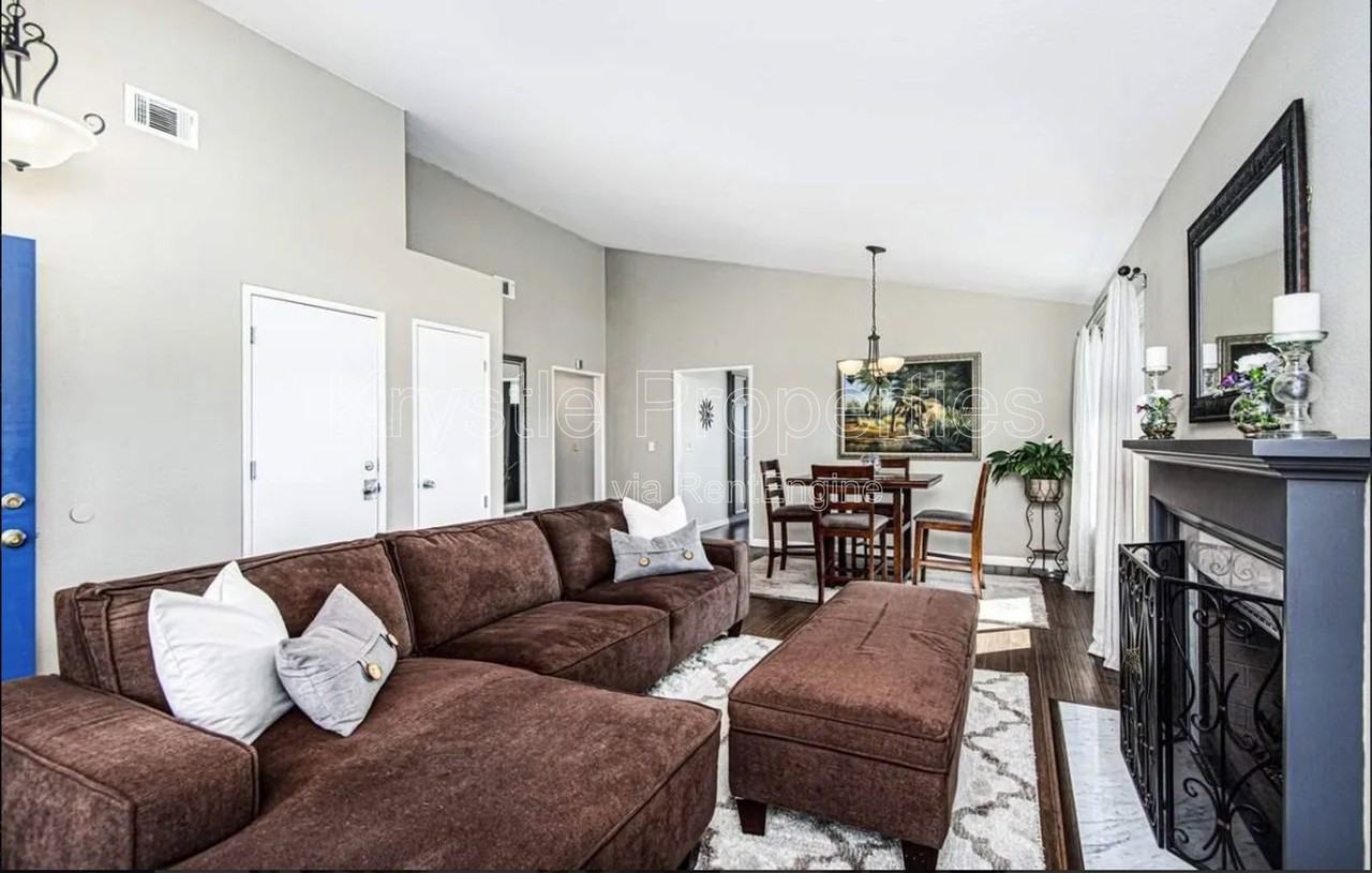 217 Foulkstone Way - Photo 6 of 27