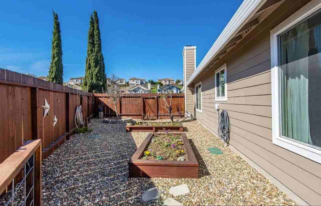 217 Foulkstone Way - Photo 7 of 27