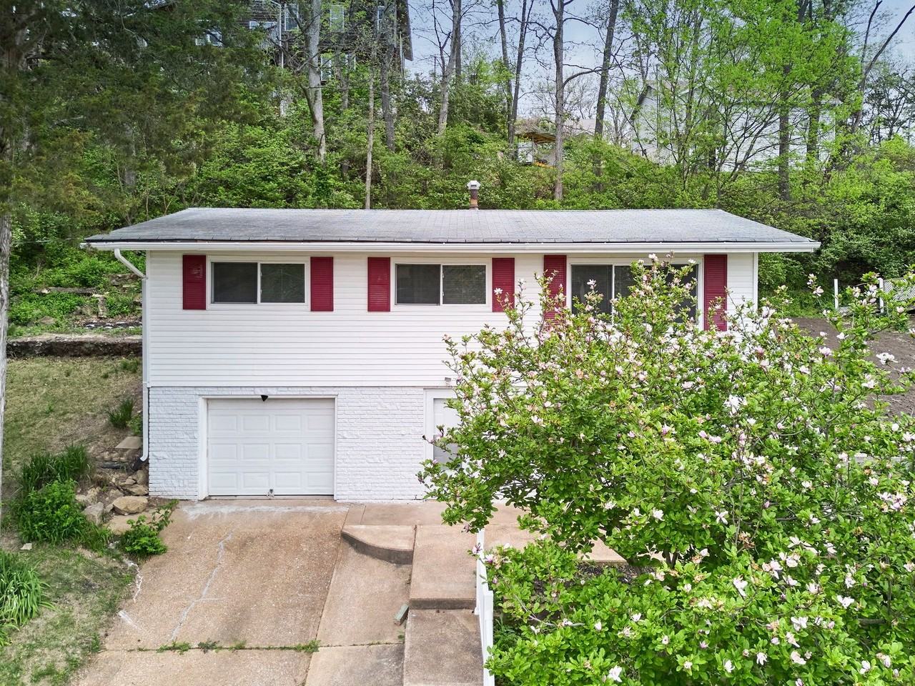 63 Patricia Pl - Photo 2 of 42