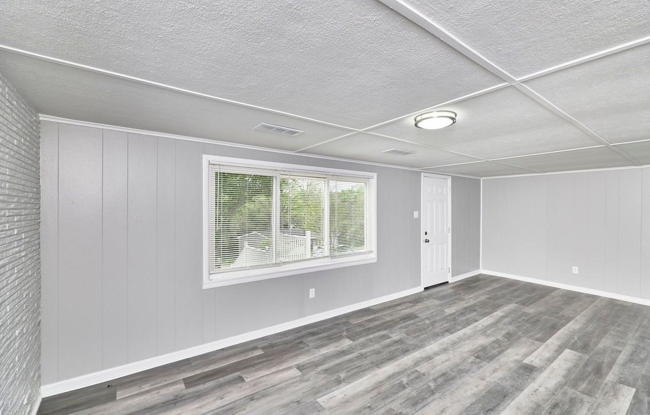 63 Patricia Pl - Photo 4 of 42