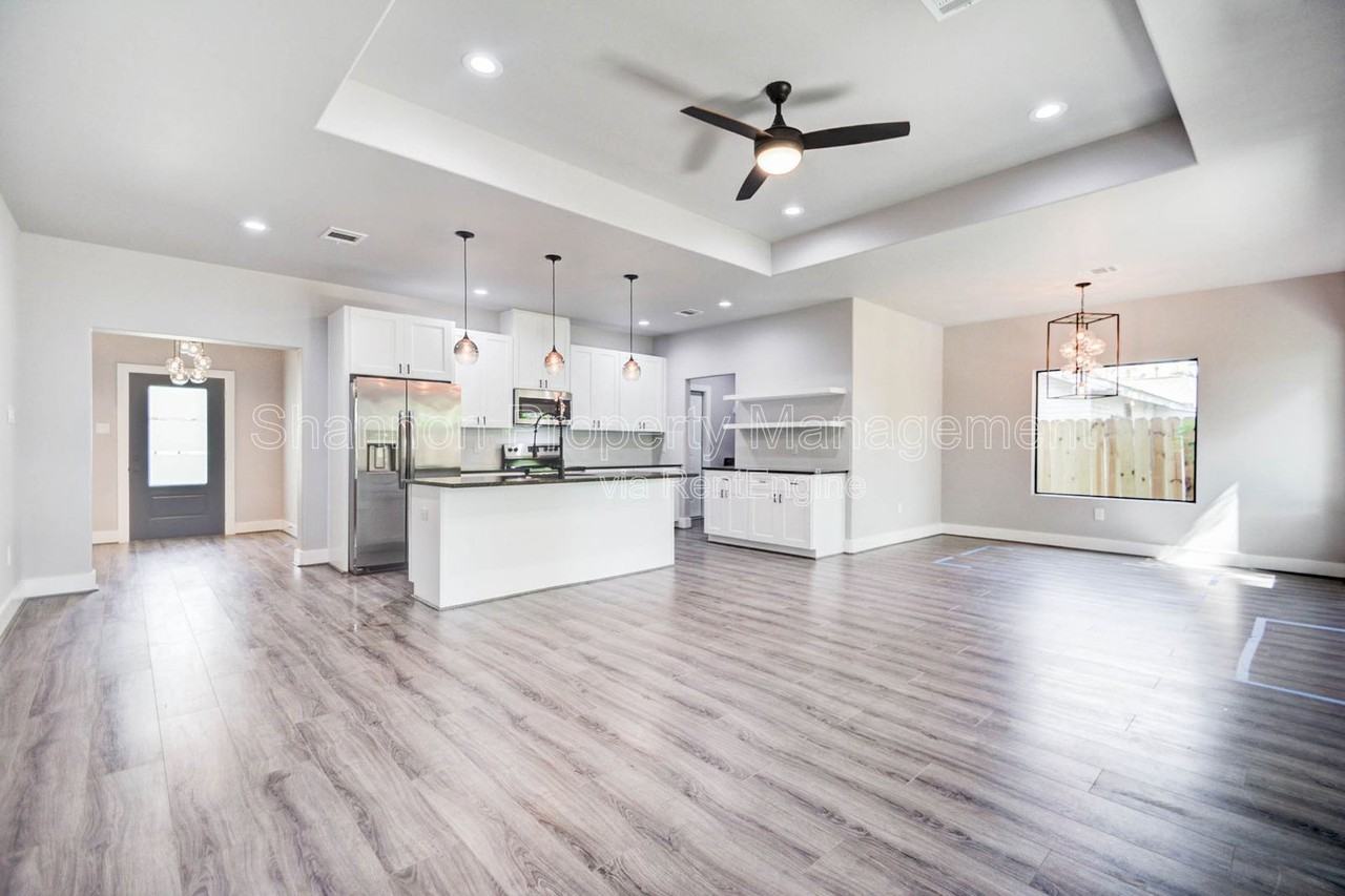 6731 New York St - Photo 5 of 23