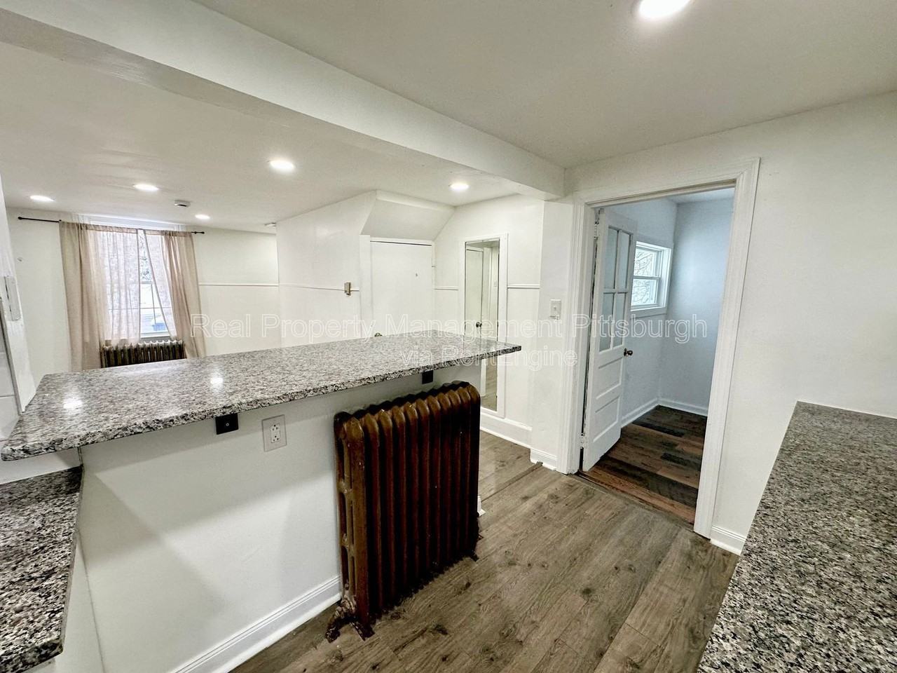 814 Greensburg Pike - Photo 5 of 20