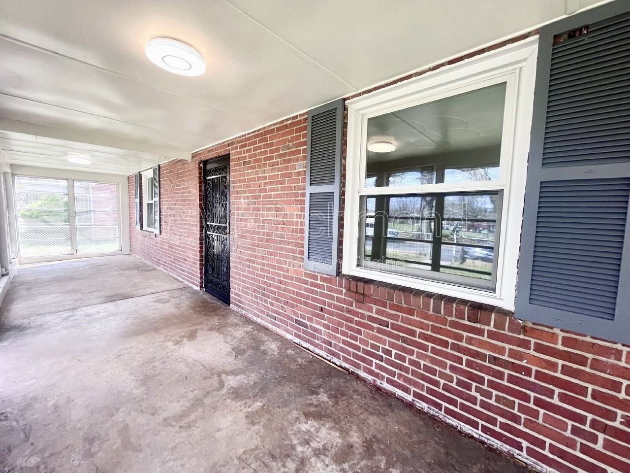 3007 Grant St - Photo 3 of 18