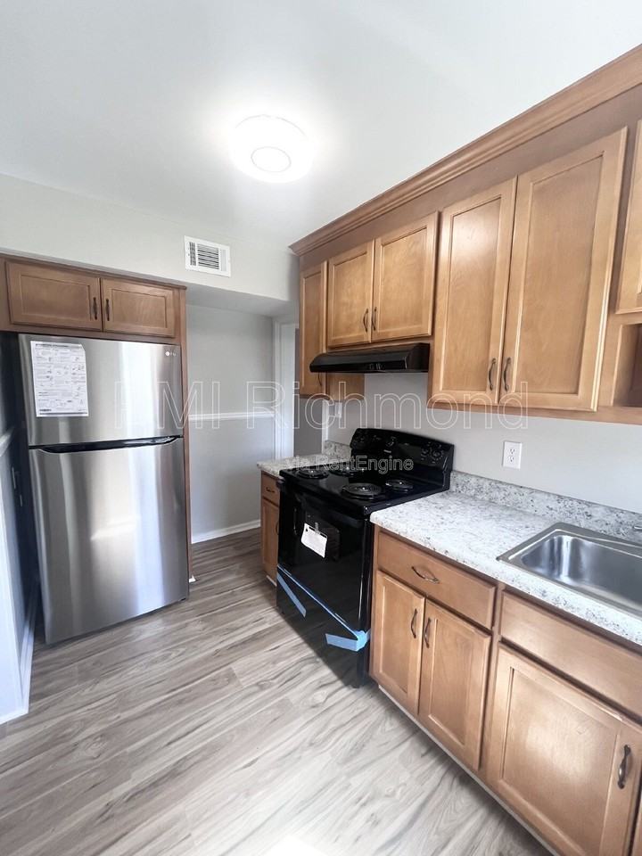 3007 Grant St - Photo 7 of 18