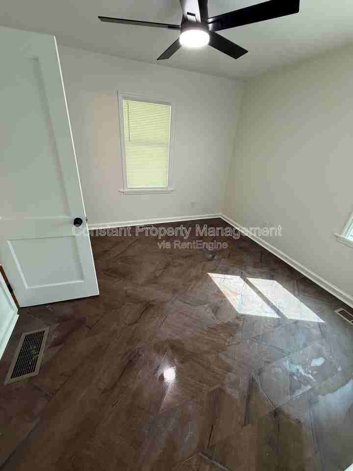 139 Woodward Ct - Photo 7 of 9