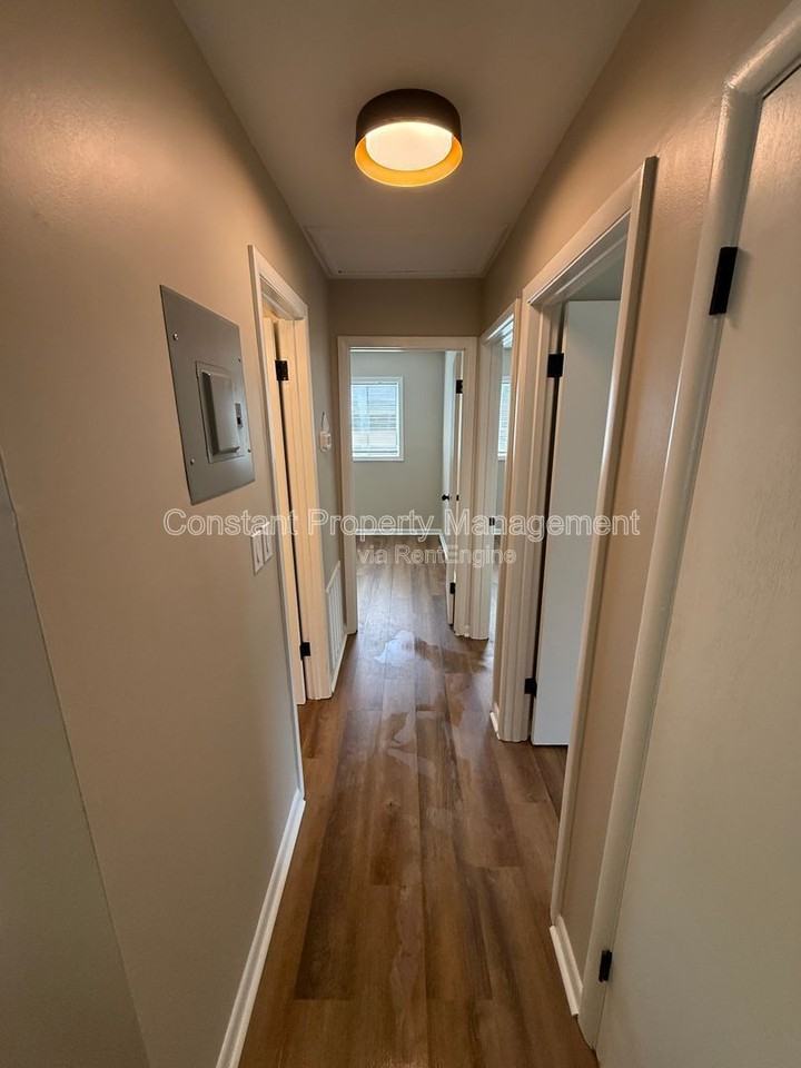 3469 Kingsbury Dr - Photo 7 of 13