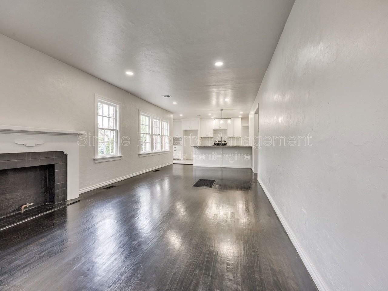 2112 N Drexel Blvd - Photo 4 of 20