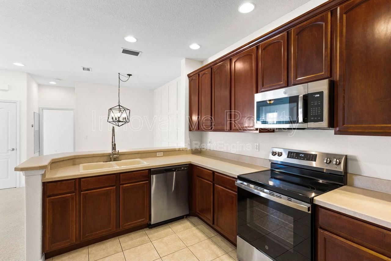 17321 Promenade Dr - Photo 6 of 37