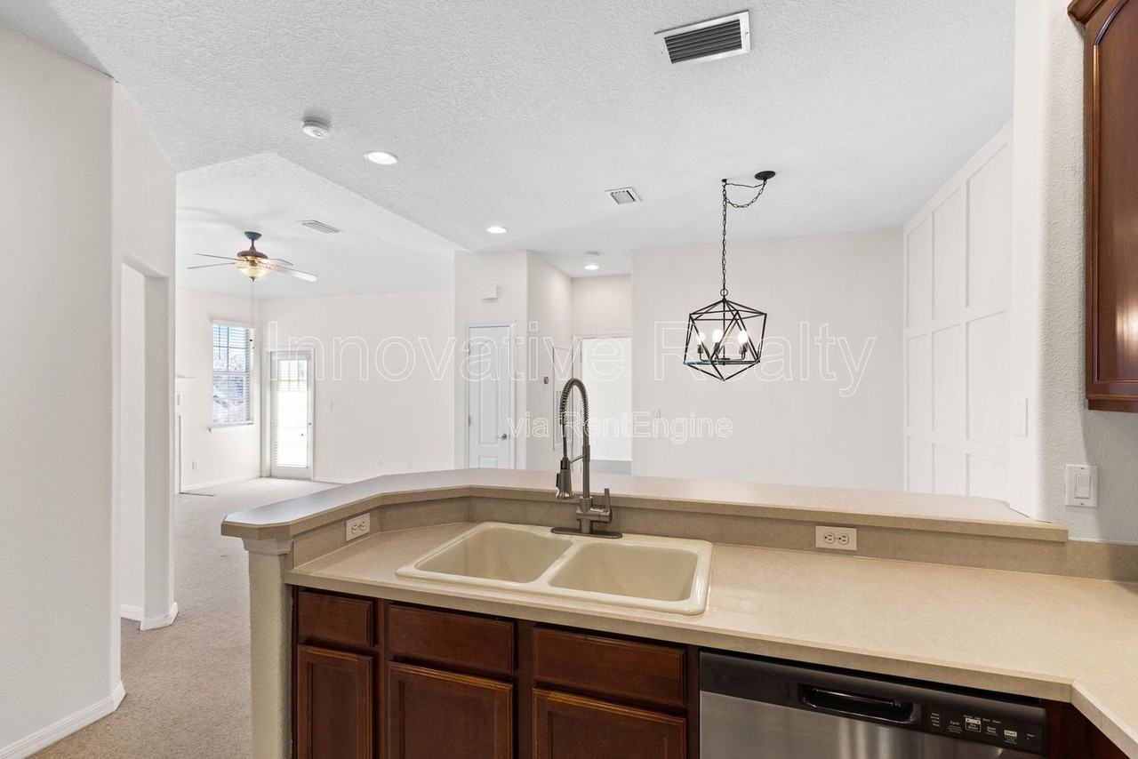 17321 Promenade Dr - Photo 7 of 37