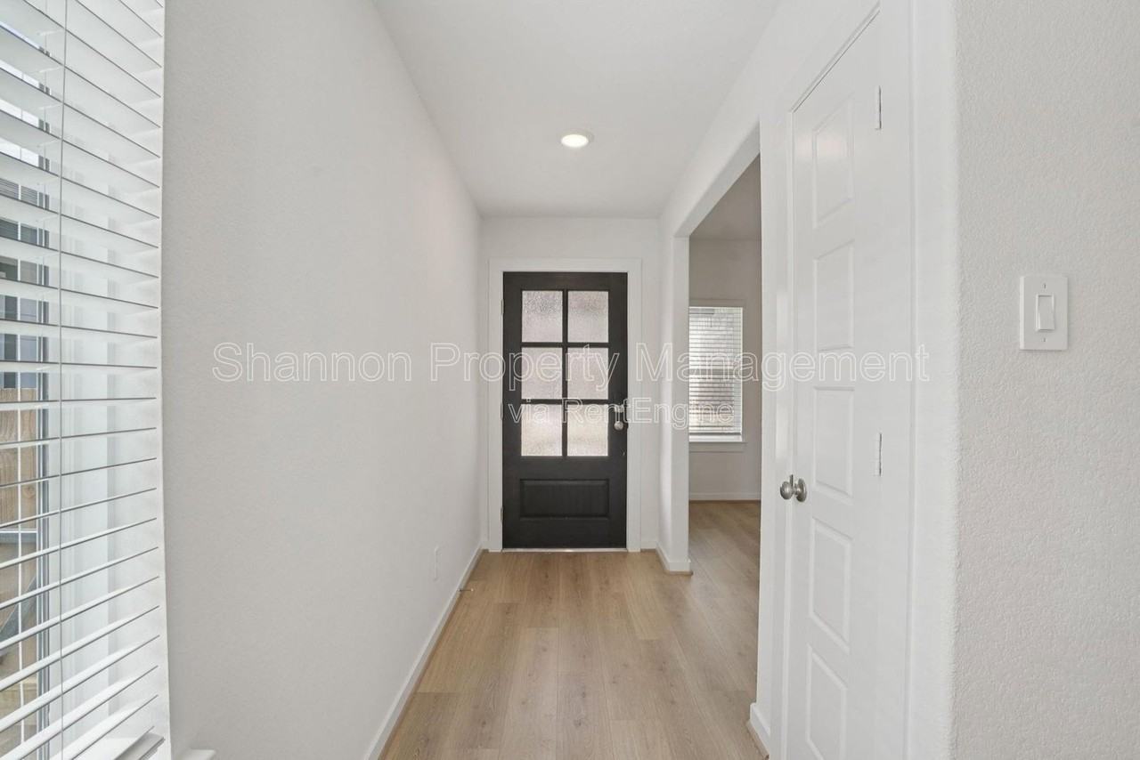 18726 Timber Glen Dr - Photo 3 of 27