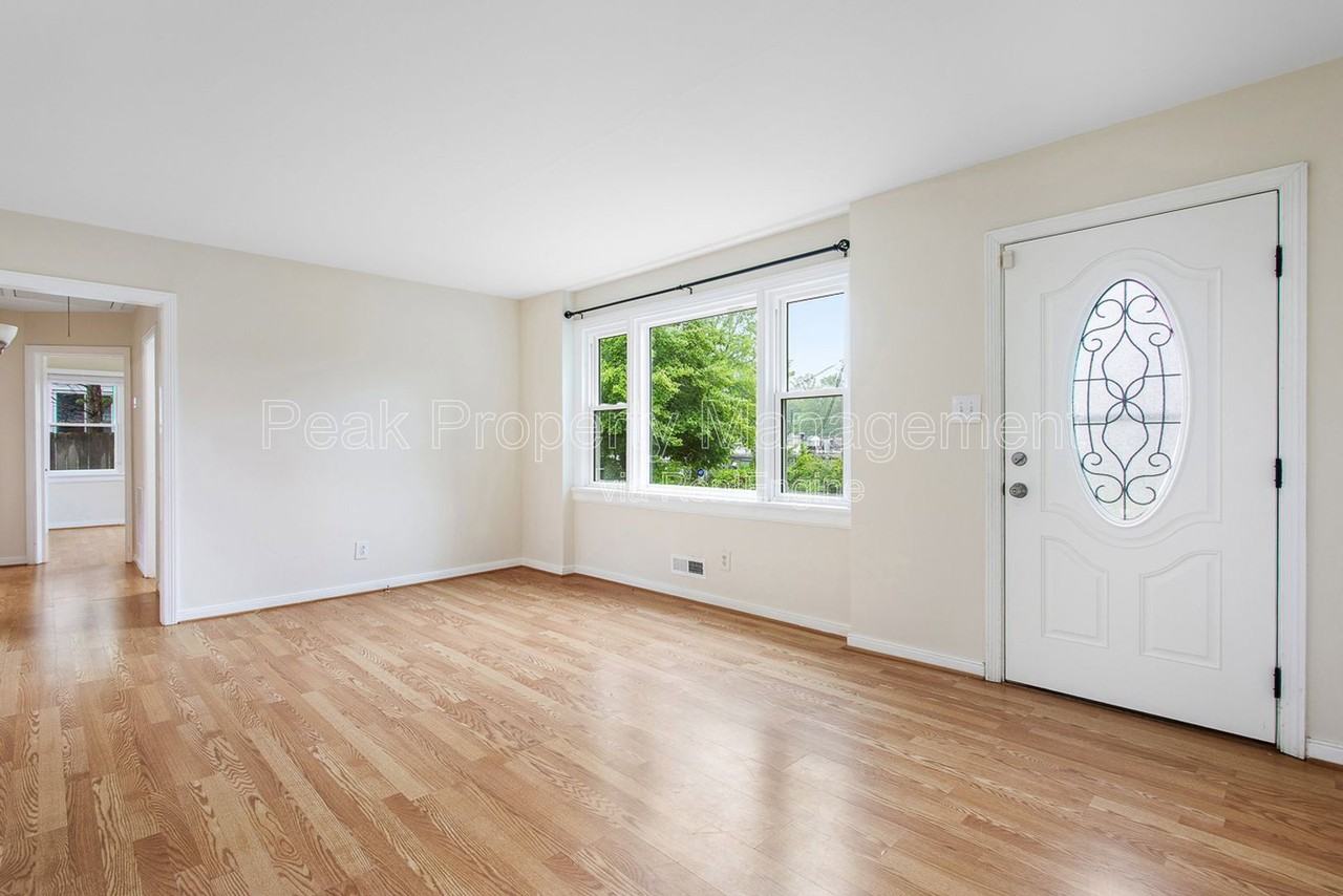 8514 Wetherly Dr - Photo 6 of 25