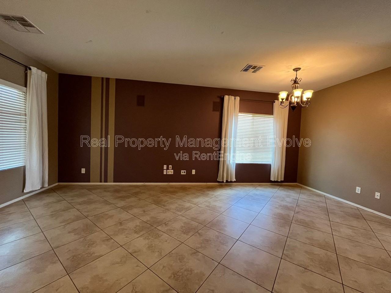 2825 E Trigger Way - Photo 3 of 30