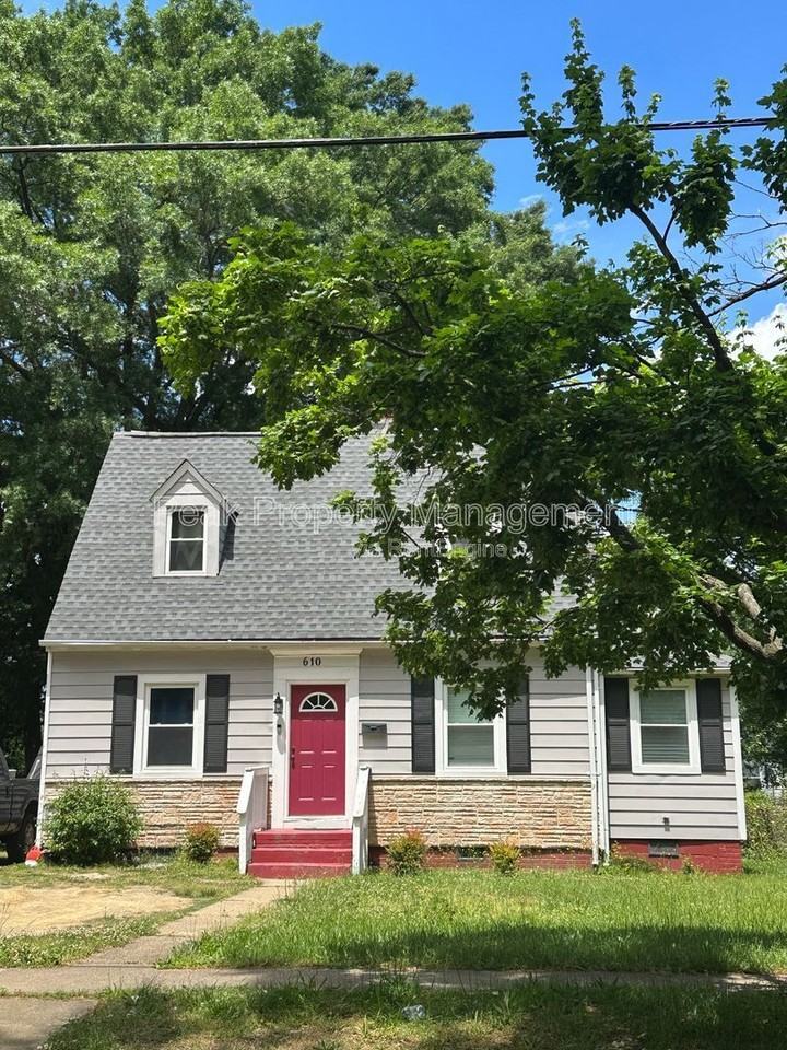 610 Pensacola Ave - Photo 2 of 2