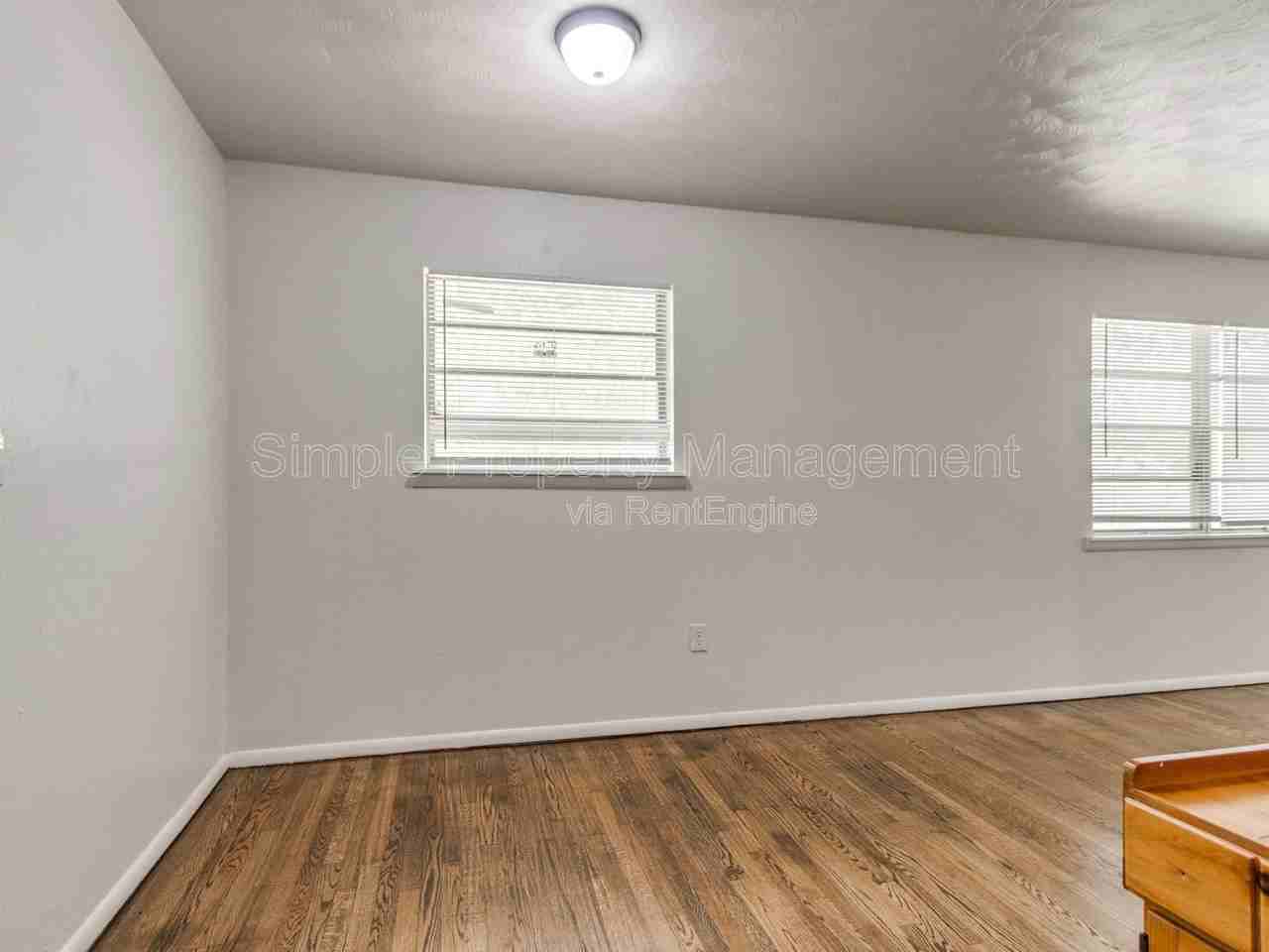 219 Boston St - Photo 5 of 20